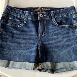 Arizona Jean shorts size 5
